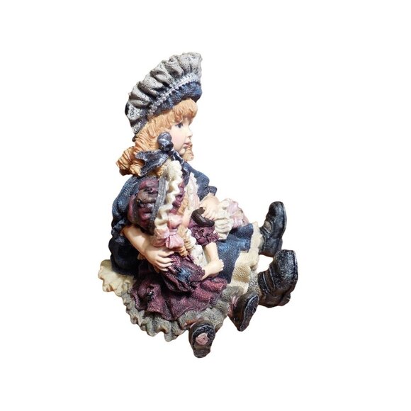 Yesterday's Child Figurine The Victorian Series ‘What is a Friend” 1995 Boyds Co - Picture 4 of 9